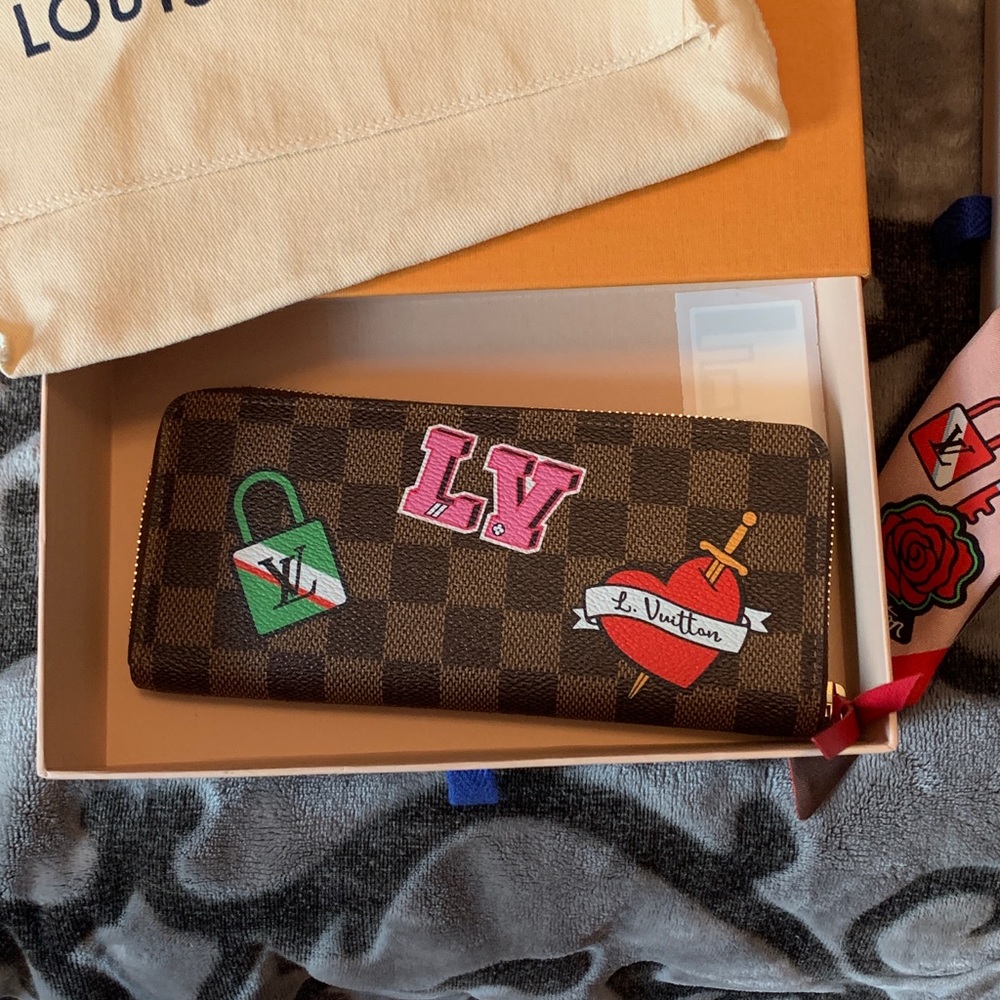 Authentic Louis Vuitton Limited Ed.2018 Wallet